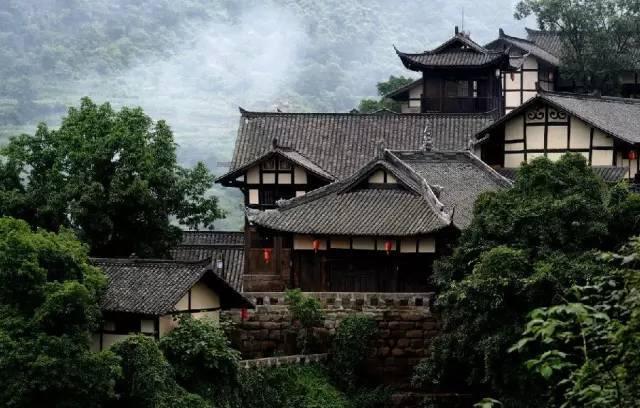 这名新兵开心地笑了