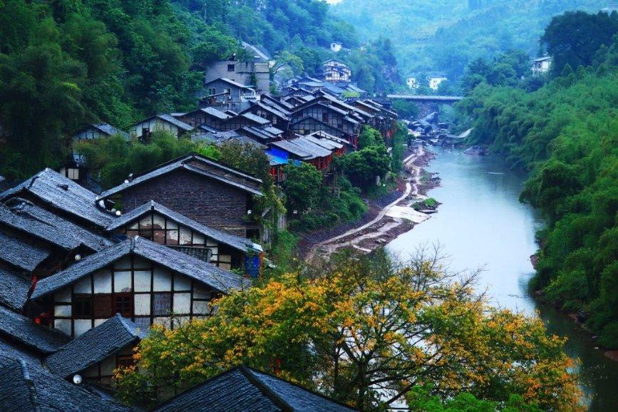 夏季热带海滩逃生